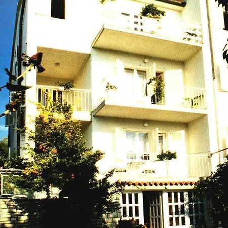 Toni Apartment
