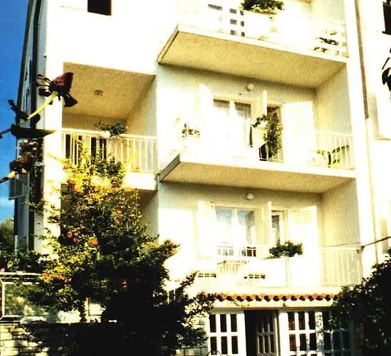 Toni Apartment